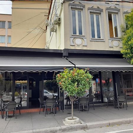Golden Sleep Hostel Шкодер Экстерьер фото