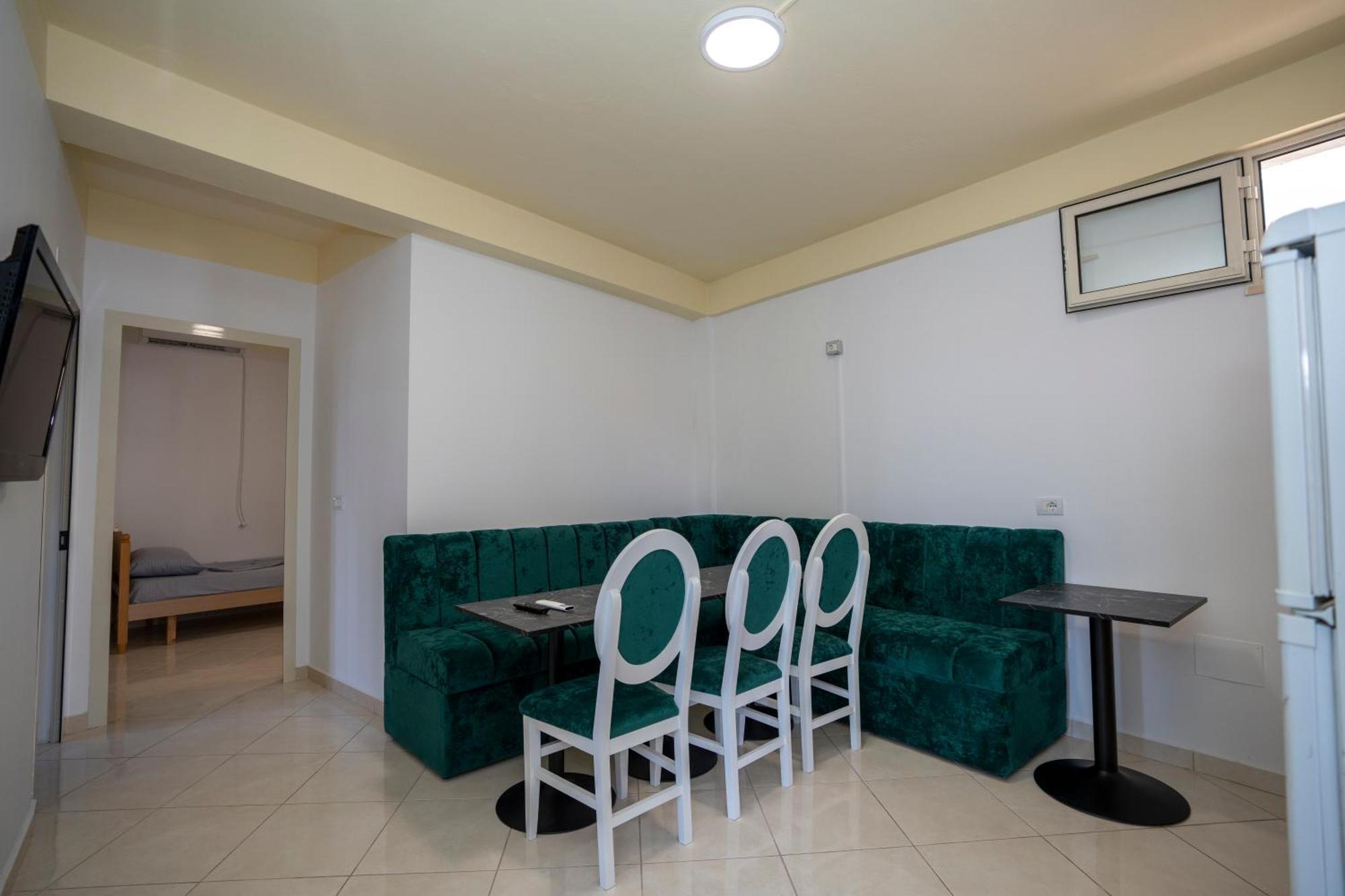 Golden Sleep Hostel Шкодер Экстерьер фото
